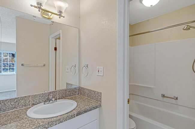 Building Photo - 5995 E Iliff Ave