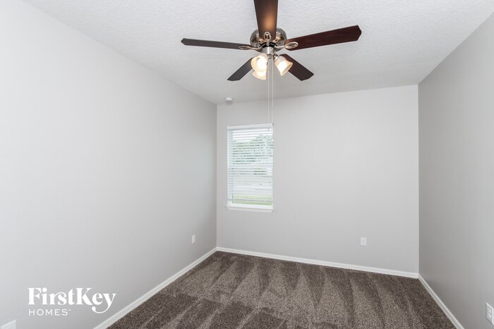 Building Photo - 898 Haftez St NE