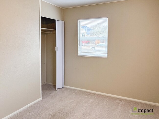 Building Photo - 403 Burlington Ave