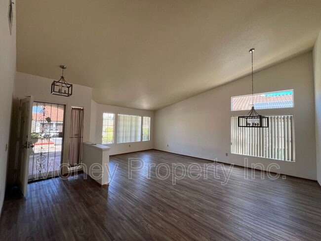 Building Photo - 1766 Bristol Ct