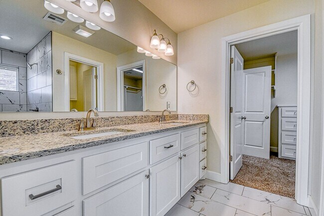 Building Photo - 3112 Pebble Pond Dr