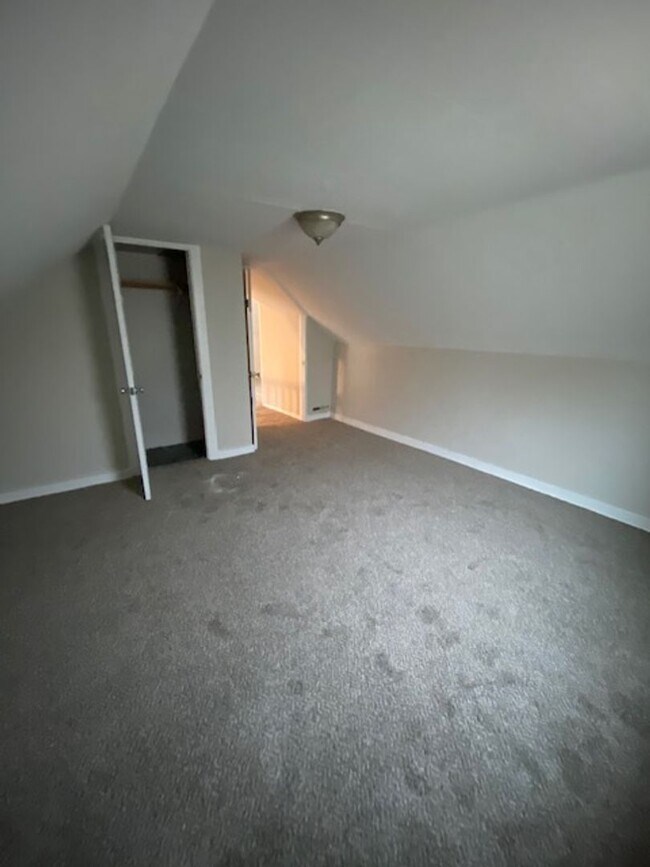 Building Photo - 1715 Edwardsville Rd