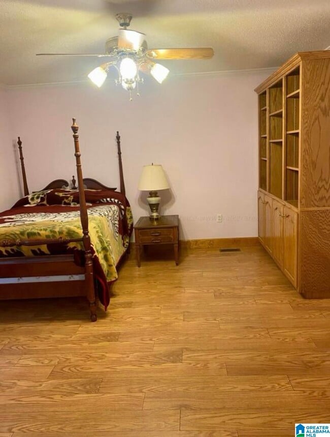 Building Photo - 1000 Highland Rd