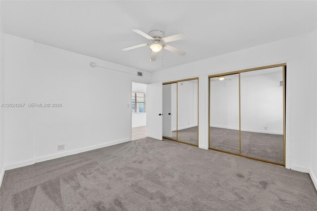 Building Photo - 2508 Bay Dr