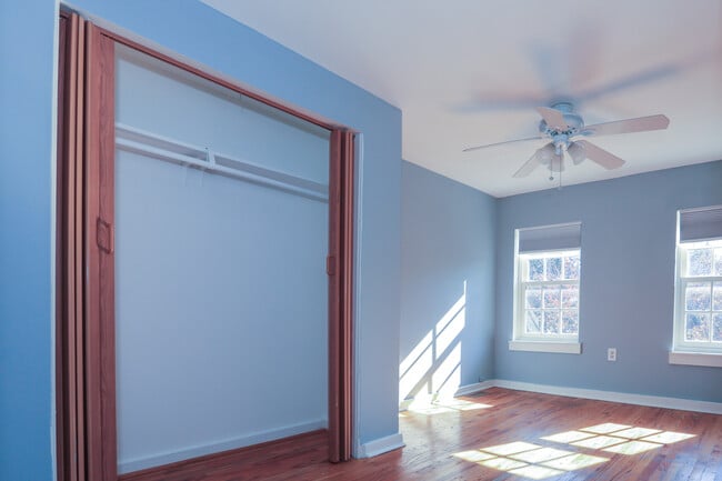 Building Photo - 540 S Paca St