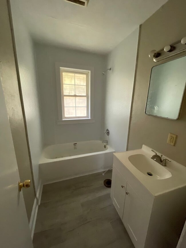 Building Photo - 6310 Ward Blvd