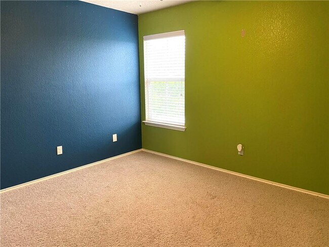 Building Photo - 1010 Aiken Dr