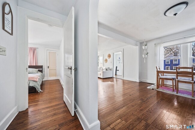 Building Photo - 196 Waite St