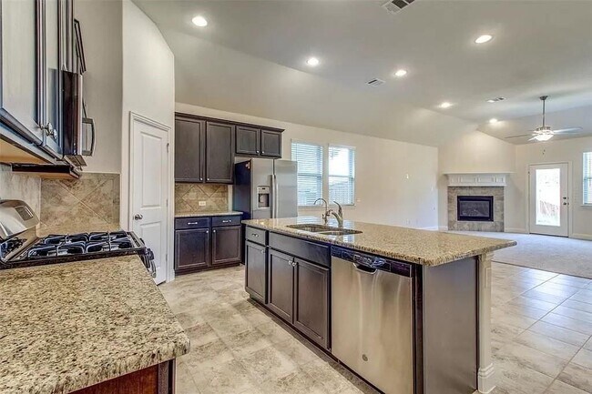 Building Photo - 6221 Hightower St