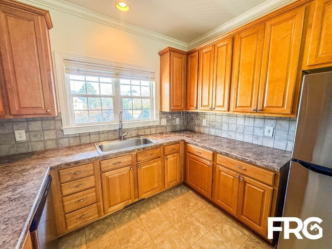 Building Photo - 2426 Pinetops Dr