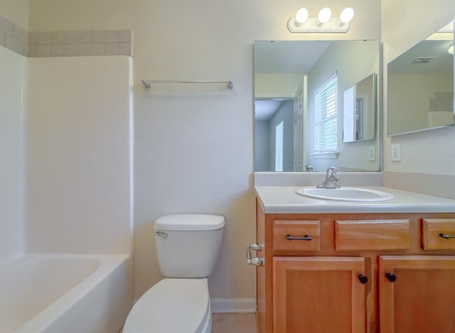 Building Photo - 4434 Gearhart Rd