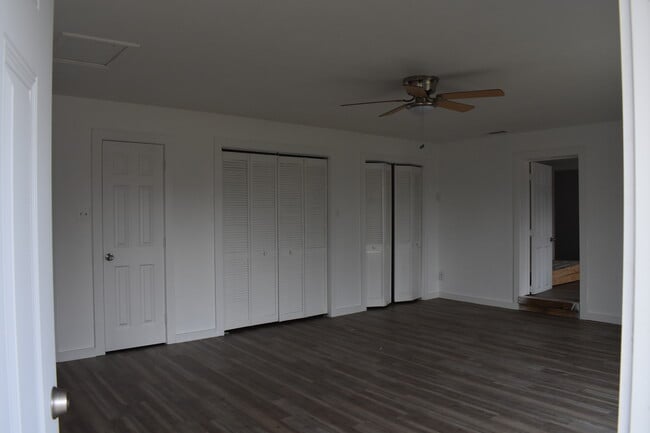 Building Photo - 108 E Kirby Ave