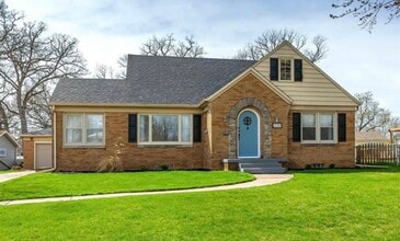 Building Photo - 2130 28th St