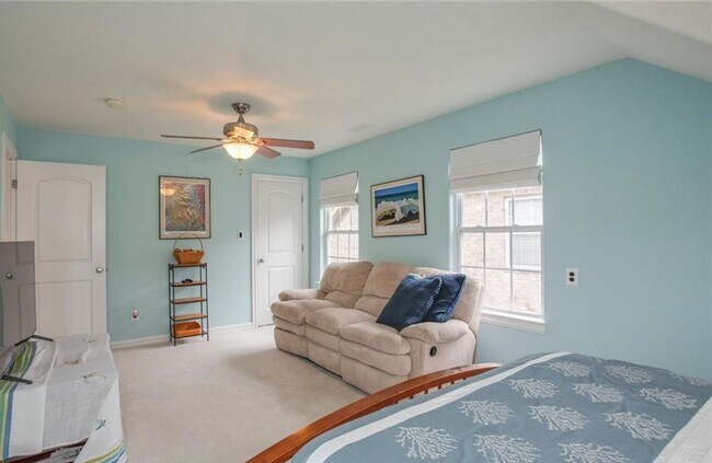 Building Photo - 3 Bedroom 2.5 Bath Townhouse style Condo in Great Neck