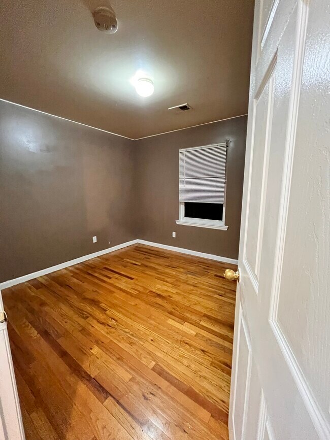 Building Photo - 318 Magnolia Ave