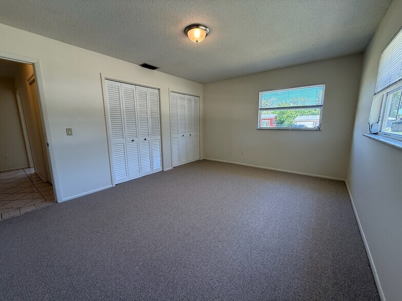 Bedroom 1 (mid-size) - 209 Phoenetia Dr