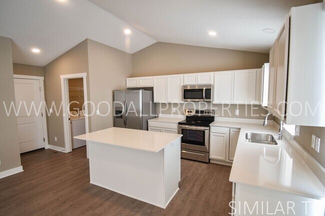 Building Photo - Must see this 4 Bedroom Walkout Ranch Style in Desoto