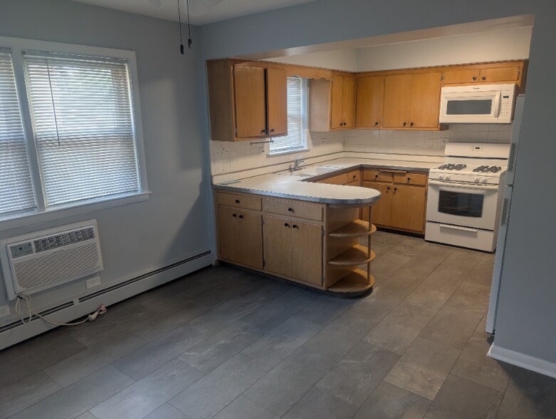 Building Photo - 3205 W 97th St