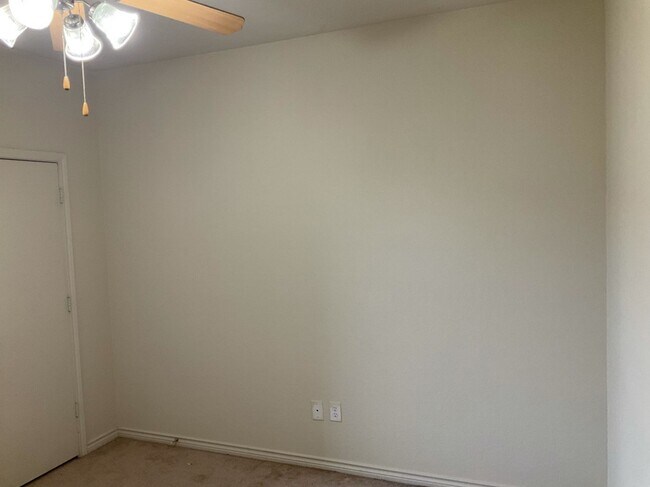 Building Photo - 800-804 Quarter Horse Trail