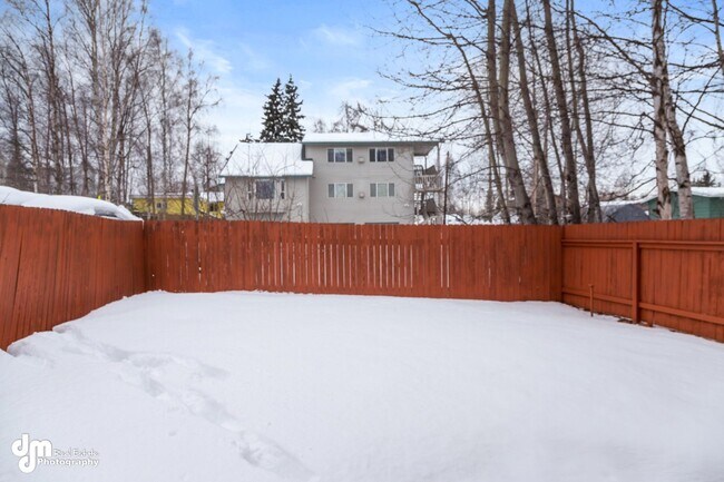 Building Photo - 76th Ave Duplex