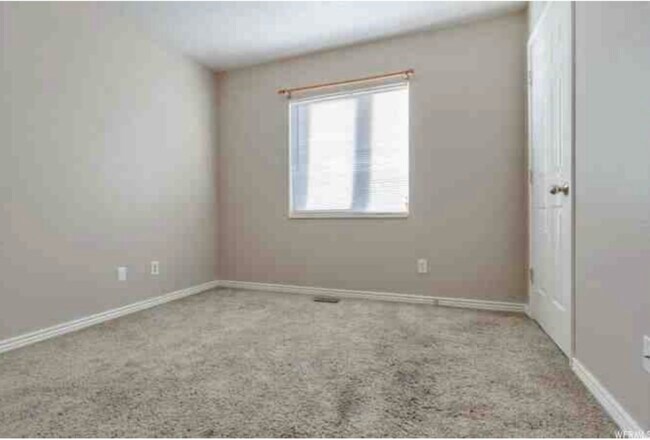 Building Photo - 2406 E 1170 S