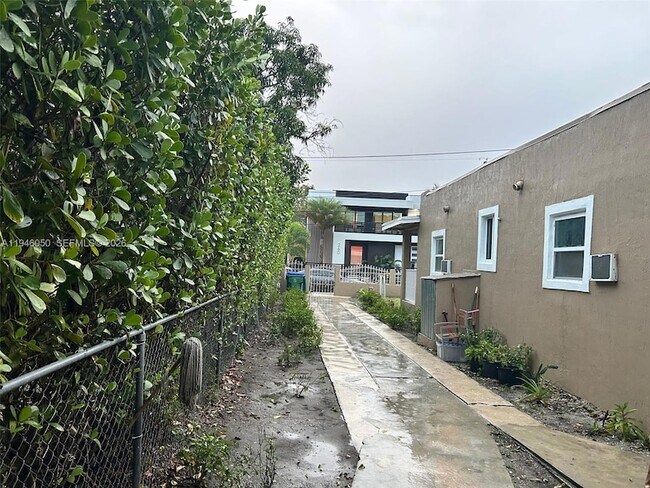 Building Photo - 261 NW 49th St