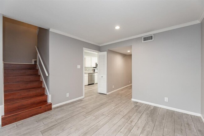 Building Photo - 6307 Del Monte Dr