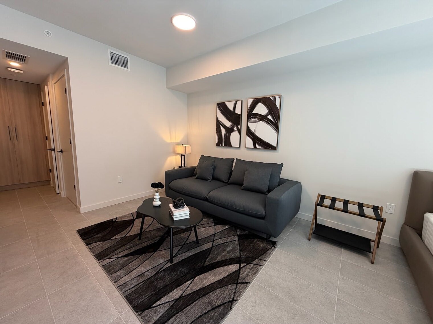 Building Photo - 121 NE 5th St