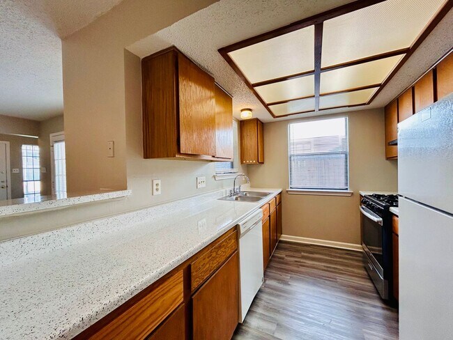 Building Photo - 9221 Kempler Dr