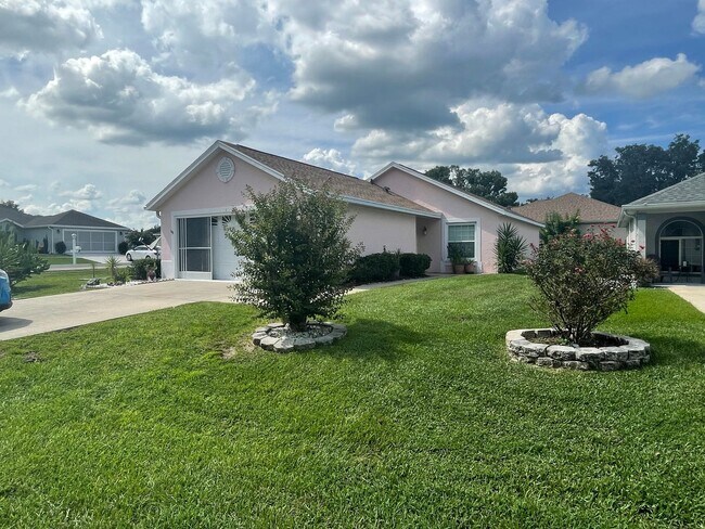 Building Photo - Charming 2BR/2BA Home in Ocala Palms – Golf Course Community Living!