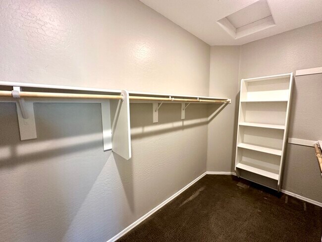 Building Photo - Massive RV Garage plus fantastic floorplan in Casa Vista