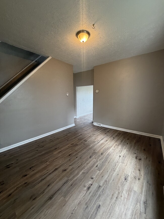 Building Photo - 1529 4th Ave
