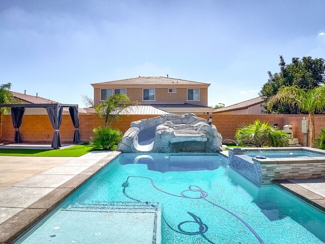 Building Photo - Exquisite Luxury Rental in Prestigious Gated Tule Springs Community