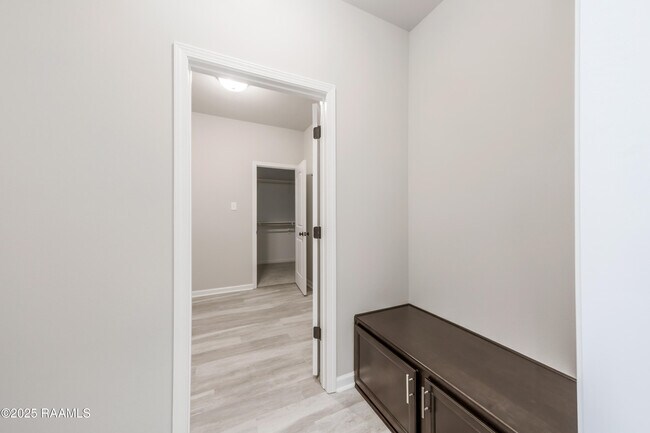 Building Photo - 223 Stanwell Ave