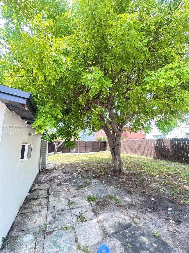 Building Photo - 3731 SW 58th Terrace