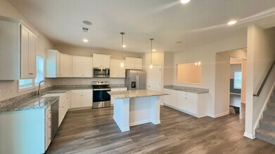 Building Photo - Stunning 4BR Home with Fenced Yard, Loft & Luxury Finishes in highly desirable Woodcreek Farms ne...