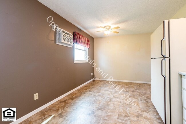 Building Photo - 922 East Ave