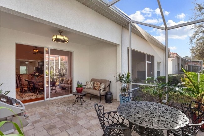 Building Photo - 10245 Devonshire Lake Dr