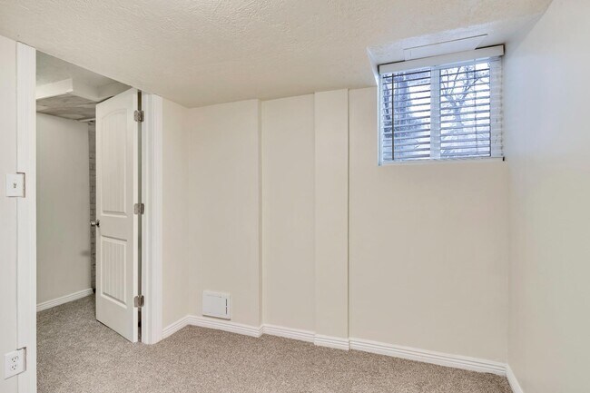 Building Photo - 172 S 600 W