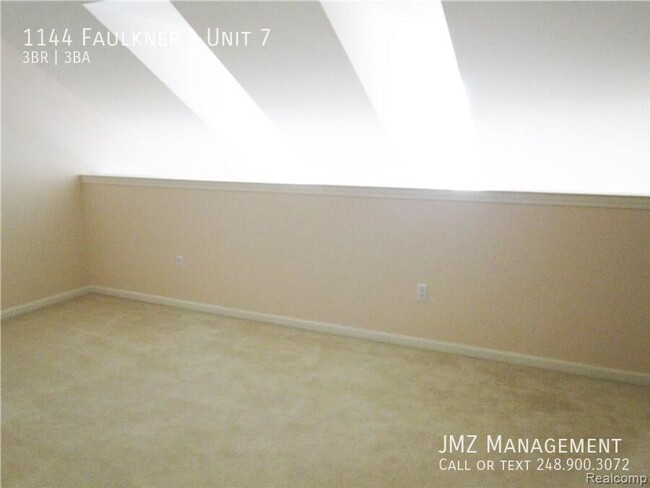 Building Photo - 1144 Faulkner-Unit 7