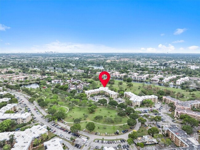 Building Photo - 6100 S Falls Cir Dr