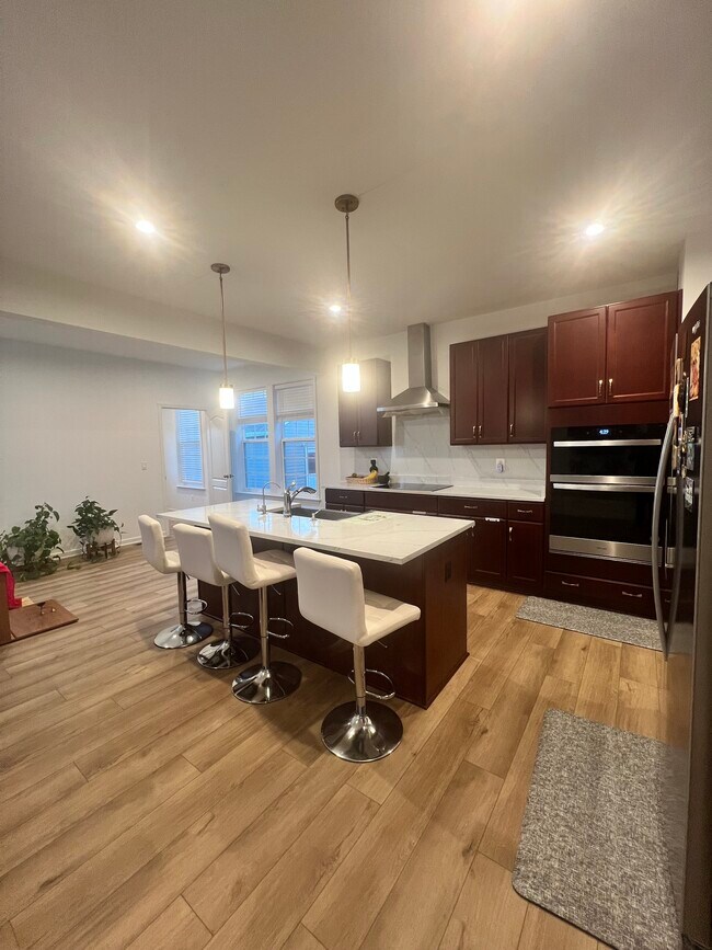 Building Photo - 230 Newbury St