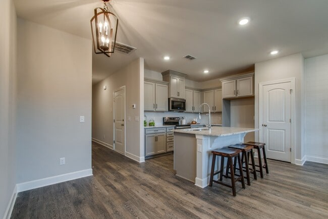 Building Photo - 112 Brighton Ln