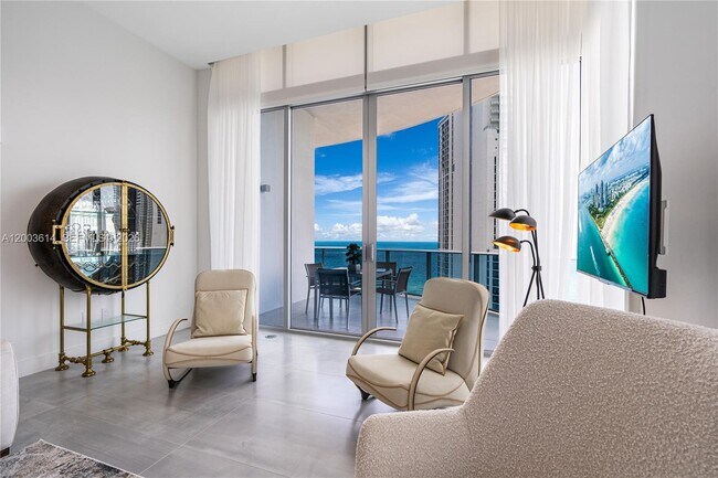 Building Photo - 17550 Collins Ave