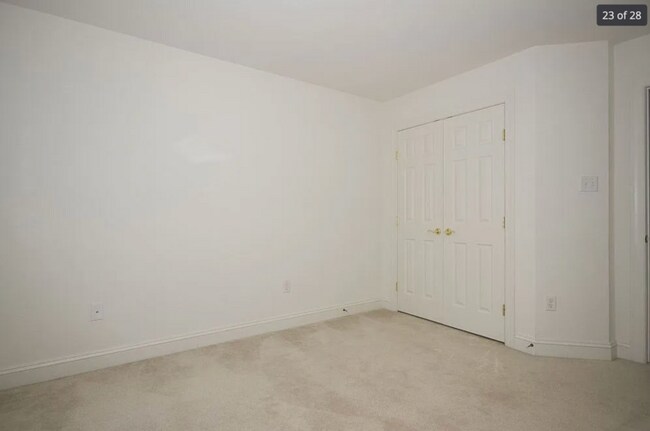 Building Photo - 317 Chamborley Dr