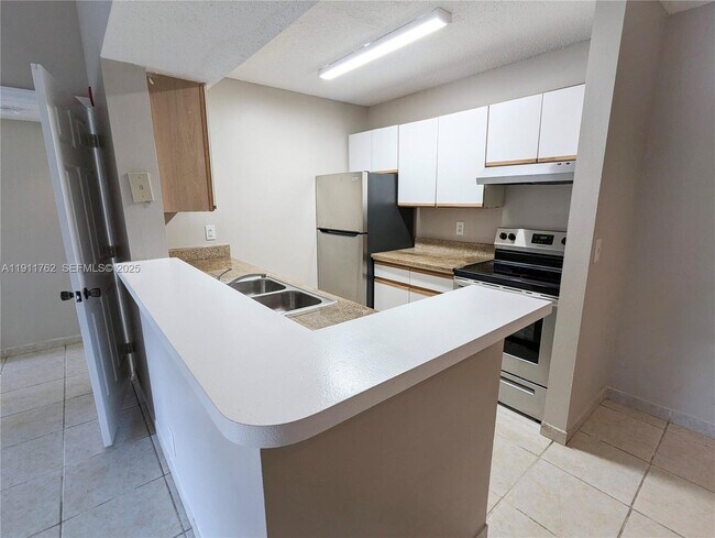 Building Photo - 4015 W McNab Rd