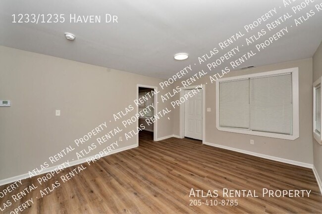 Building Photo - 1233/1235 Haven Dr-