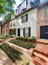 Building Photo - 361 N Post Oak Ln