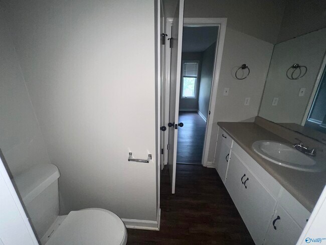 Building Photo - 9007 Mahogany Row SE