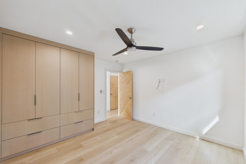 Building Photo - 2282 Whitney Ave